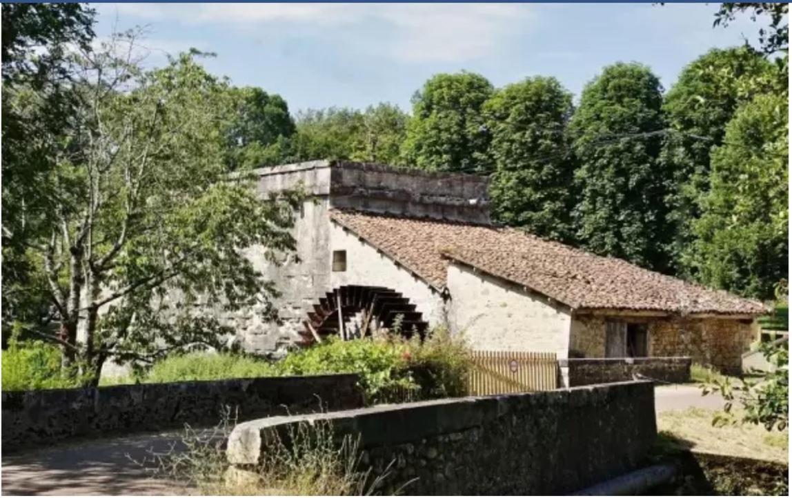 Chez Sarah - L'Escapade Bed and Breakfast Javerlhac-et-la-Chapelle-Saint-Robert Buitenkant foto