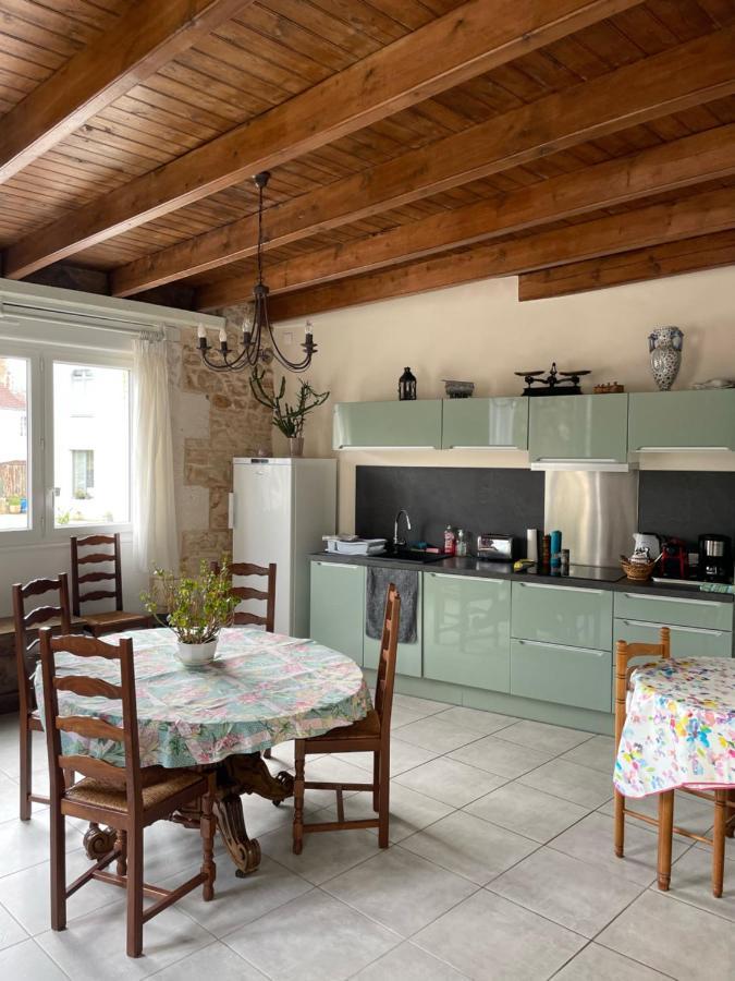 Chez Sarah - L'Escapade Bed and Breakfast Javerlhac-et-la-Chapelle-Saint-Robert Buitenkant foto